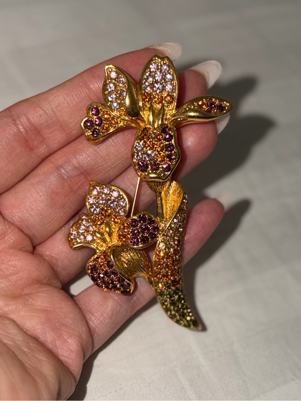 Fashion Jewelry Gold Floral Brooch with Pink Crystal Accents